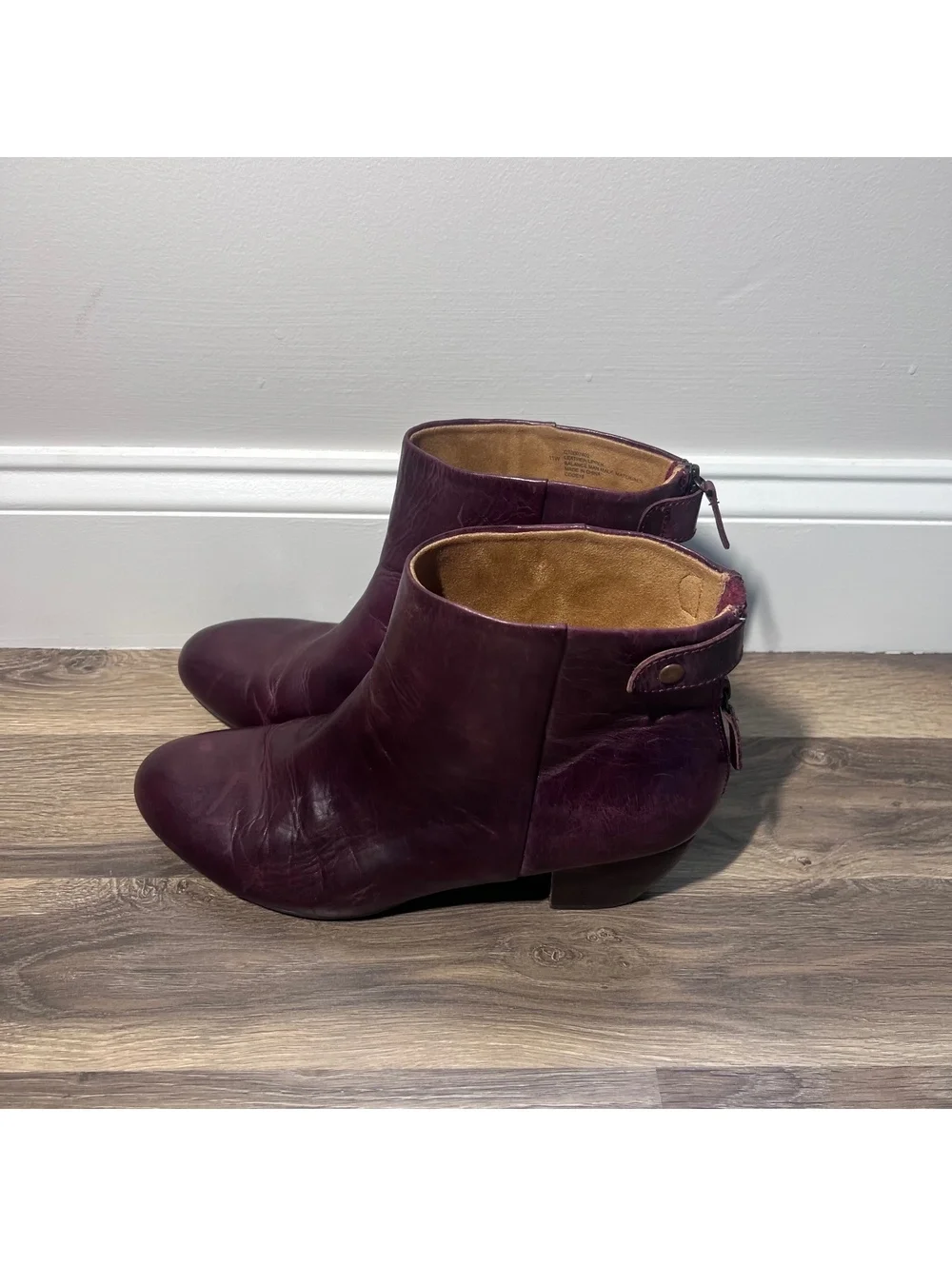 Coach these burgundy